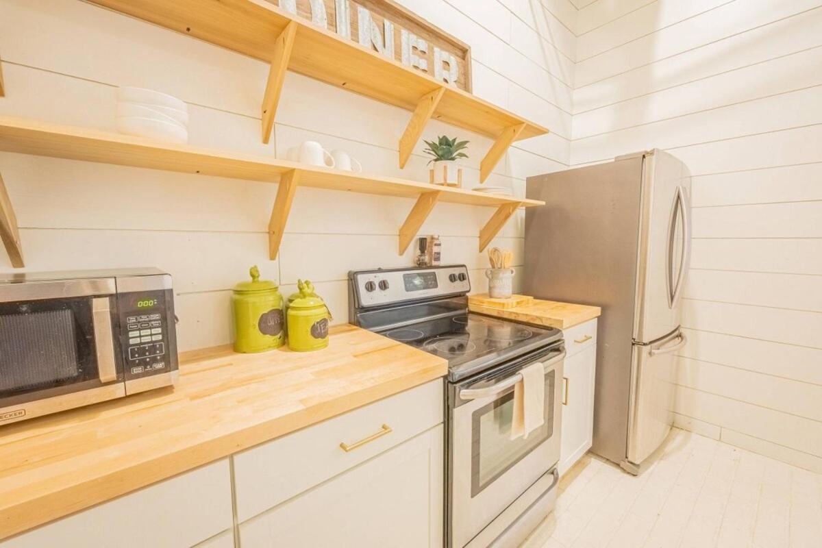 Darlin' Downtown Dawghouse Apartment เอเธนส์ ภายนอก รูปภาพ